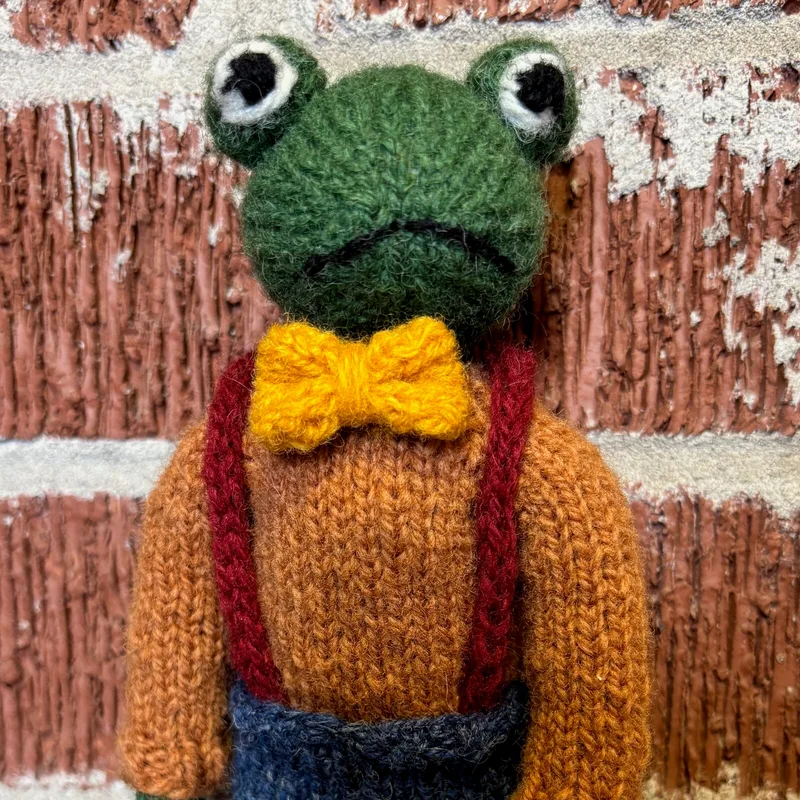 Dapper Frog Pattern